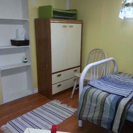 Hamilton West Lodge Room photo