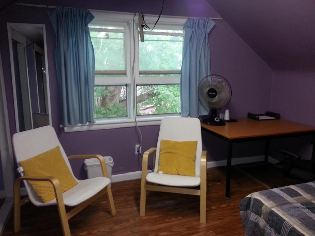 Hamilton West Lodge Room photo